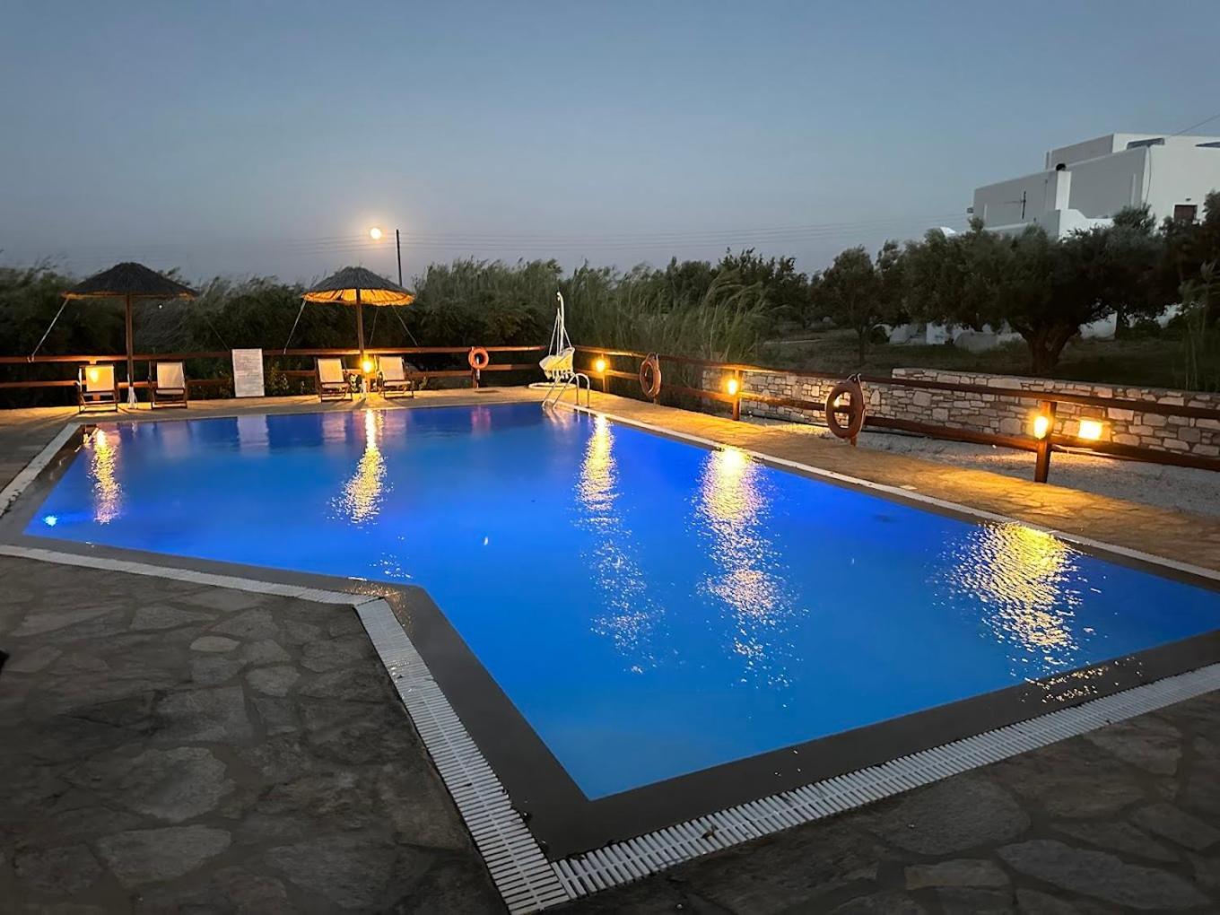 Tzane Studios & Apartments - Steps Away From Golden Beach Chrisi Akti  Bagian luar foto