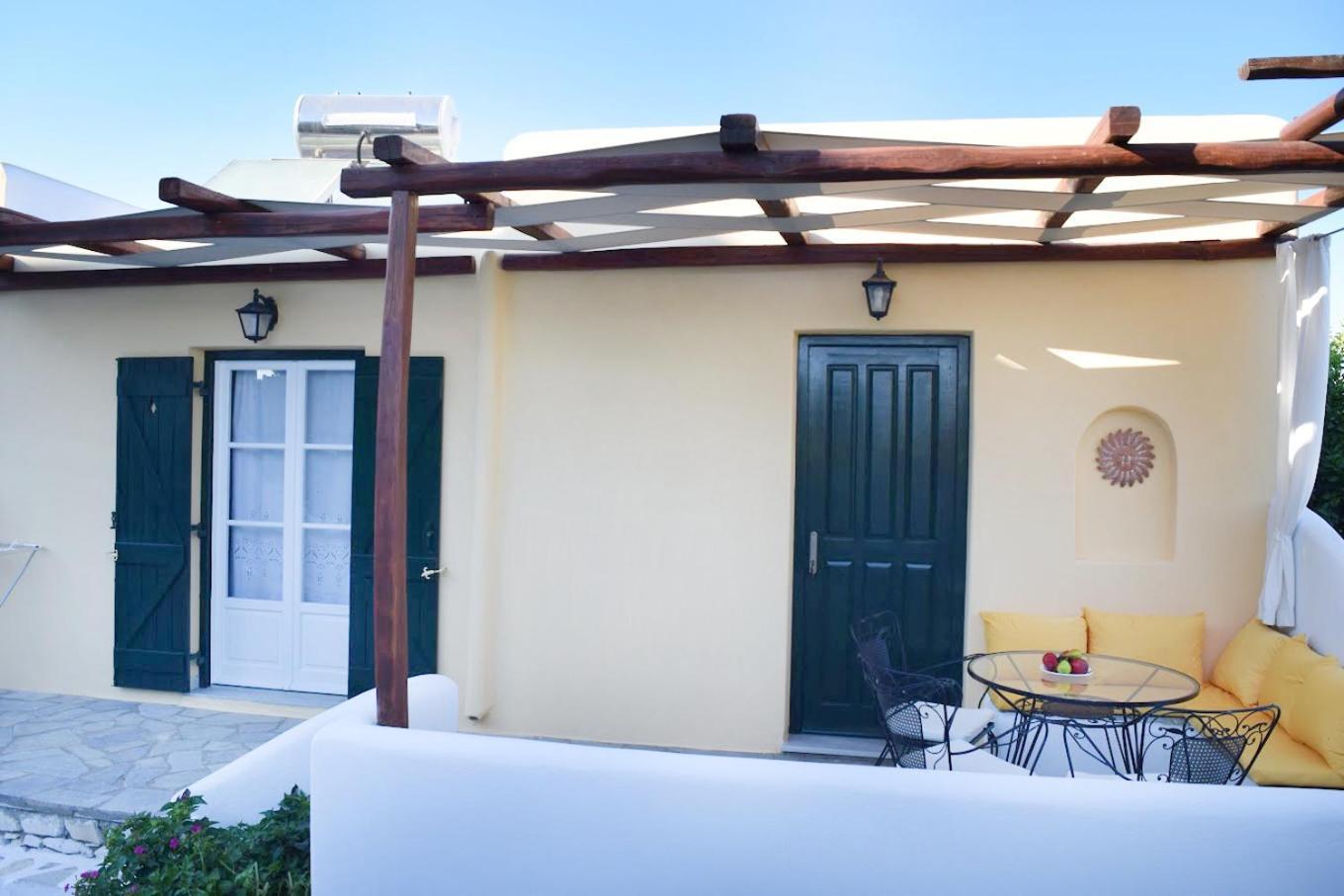 Tzane Studios & Apartments - Steps Away From Golden Beach Chrisi Akti  Bagian luar foto