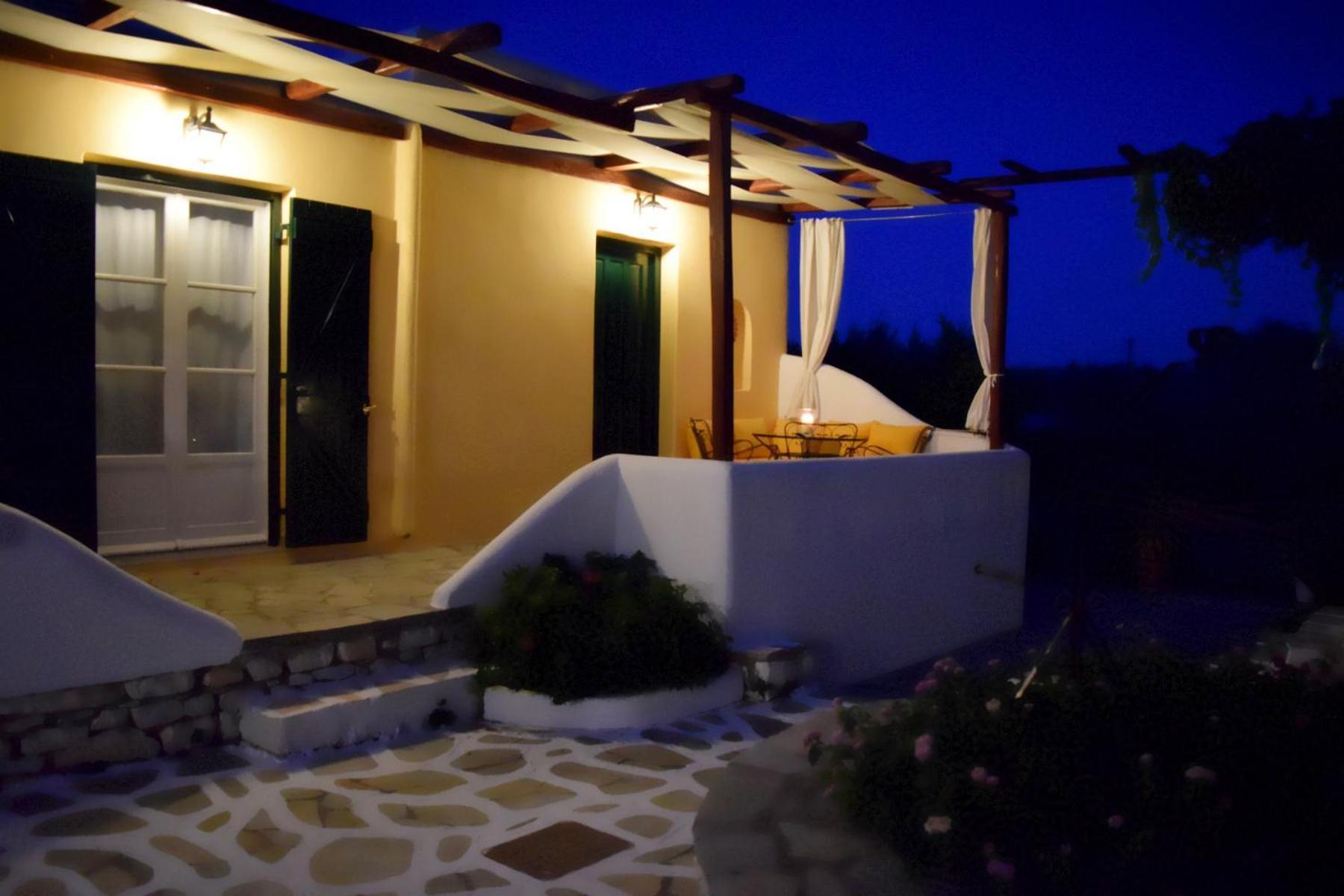 Tzane Studios & Apartments - Steps Away From Golden Beach Chrisi Akti  Bagian luar foto