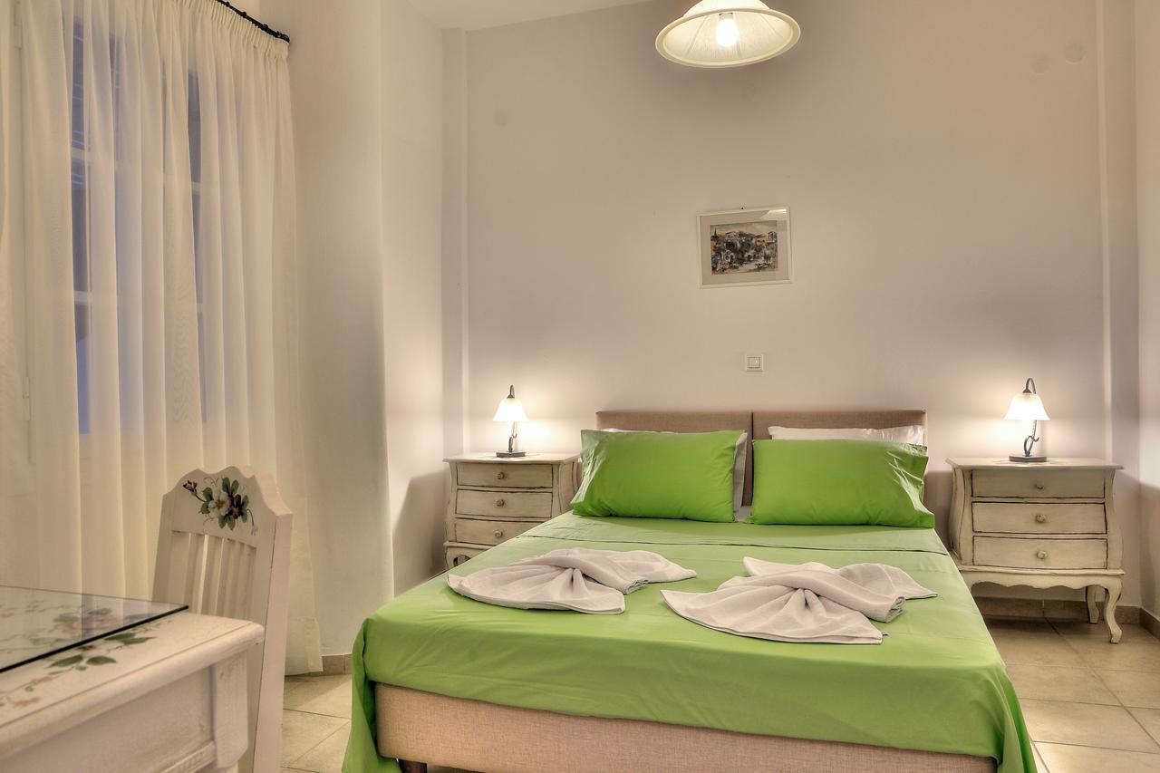 Tzane Studios & Apartments - Steps Away From Golden Beach Chrisi Akti  Bagian luar foto